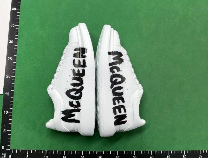 Alexander McQueen Oversized Sneakers [26 styles]