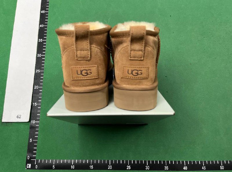 Burberry Check Pattern Sweaters and Cardigans [40 styles]